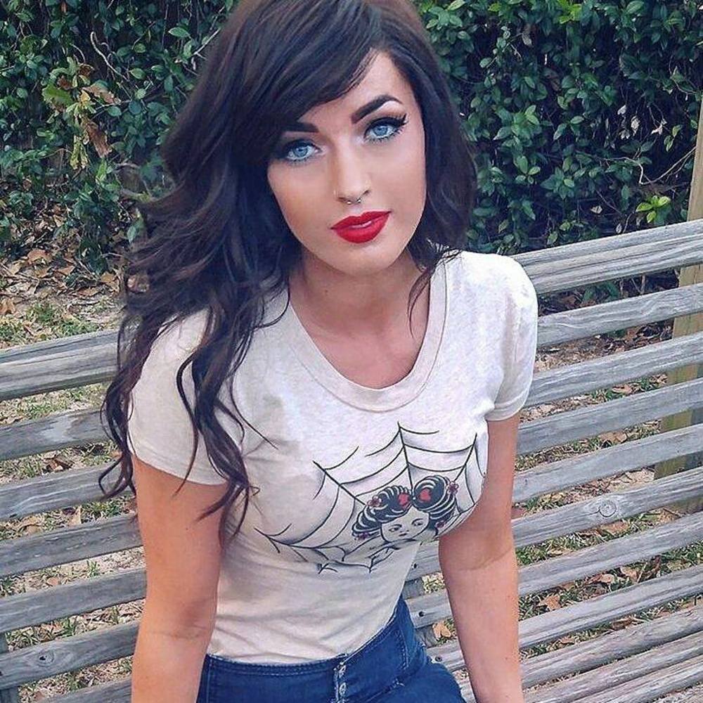 Meet your Posher, Rebekah